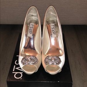 Ivory wedding shoes